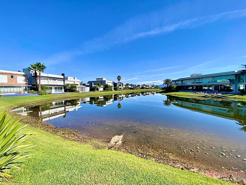 ENSEADA - MARAVILHOSO SOBRADO BEIRA LAGO: 21ª foto da galeria de imagens do imóvel
