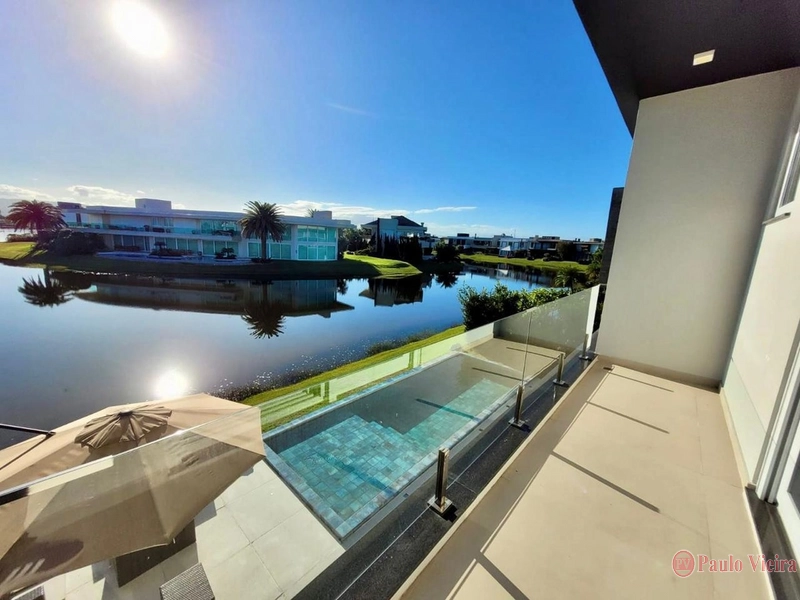 ENSEADA -  SOBRADO BEIRA LAGO, COM 5 SUÍTES: 30ª foto da galeria de imagens do imóvel