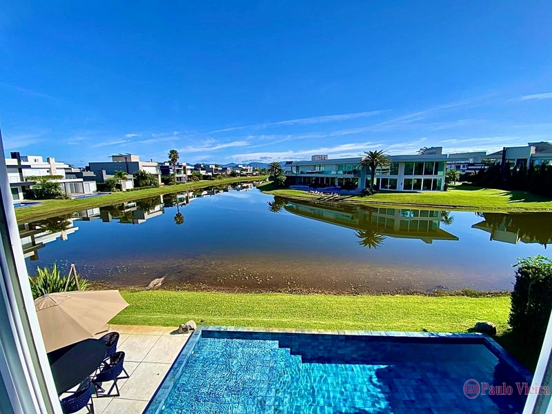 ENSEADA - MARAVILHOSO SOBRADO BEIRA LAGO: 47ª foto da galeria de imagens do imóvel