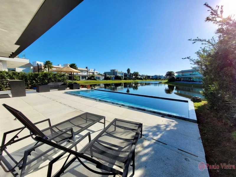 ENSEADA -  SOBRADO BEIRA LAGO, COM 5 SUÍTES: 52ª foto da galeria de imagens do imóvel