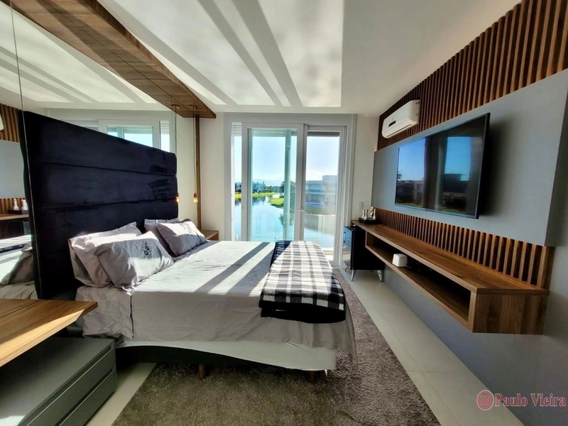 ENSEADA -  SOBRADO BEIRA LAGO, COM 5 SUÍTES: 7ª foto da galeria de imagens do imóvel