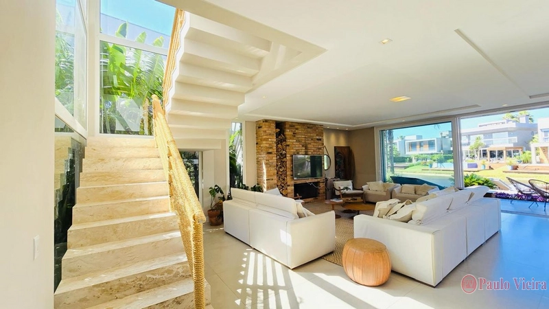 MALIBU - SOBRADO BEIRA LAGO COM 5 SUÍTES: 3ª foto da galeria de imagens do imóvel