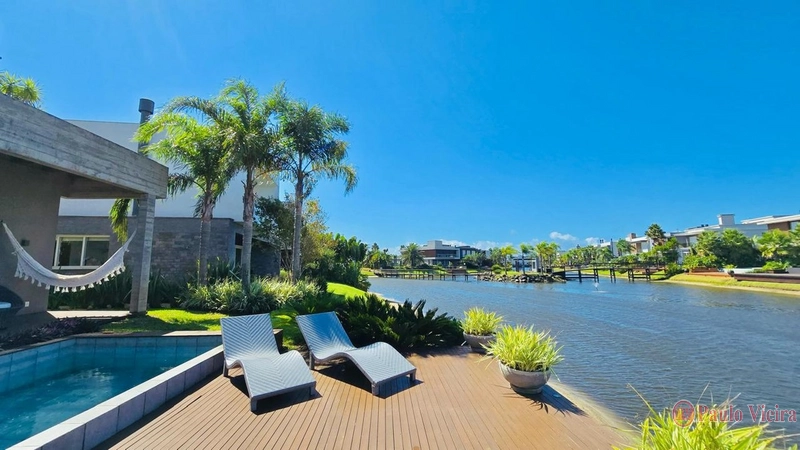 MALIBU - SOBRADO BEIRA LAGO COM 5 SUÍTES: 13ª foto da galeria de imagens do imóvel