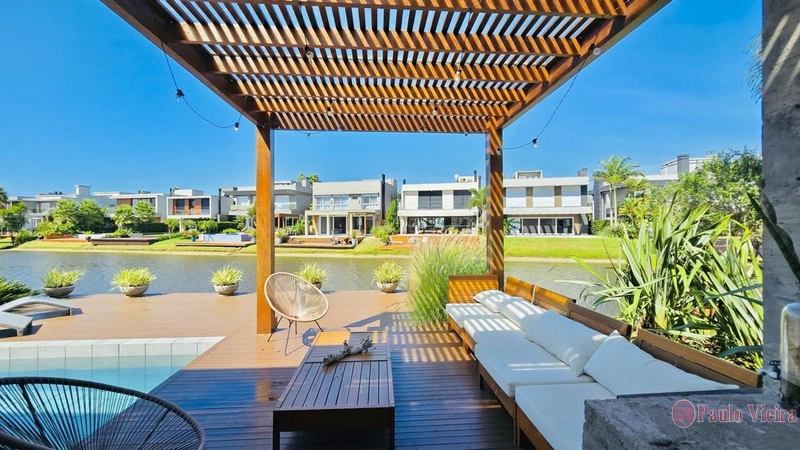 MALIBU - SOBRADO BEIRA LAGO COM 5 SUÍTES: 11ª foto da galeria de imagens do imóvel