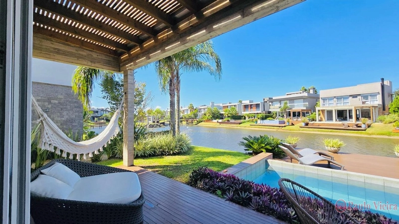 MALIBU - SOBRADO BEIRA LAGO COM 5 SUÍTES: 10ª foto da galeria de imagens do imóvel