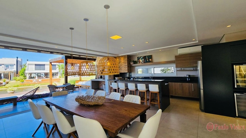 MALIBU - SOBRADO BEIRA LAGO COM 5 SUÍTES: 6ª foto da galeria de imagens do imóvel