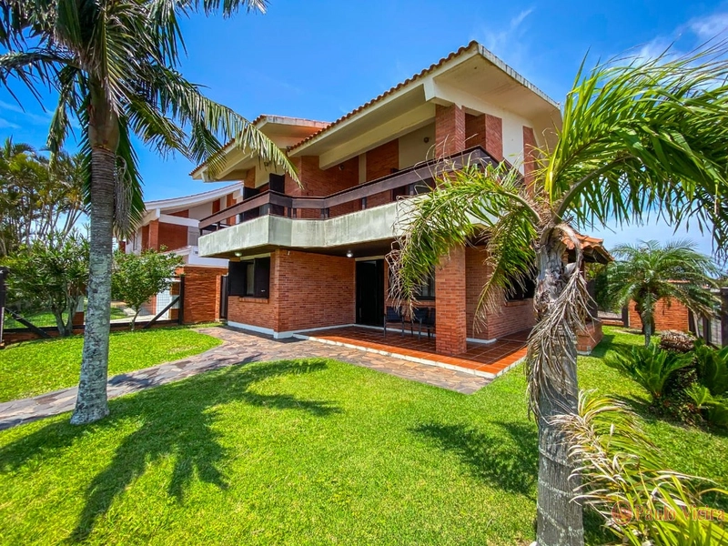 XANGRI-LA - MARAVILHOSA CASA PERTO DO MAR