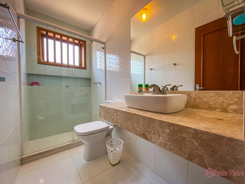 XANGRI-LA - MARAVILHOSA CASA PERTO DO MAR: 2ª foto da galeria de imagens do imóvel