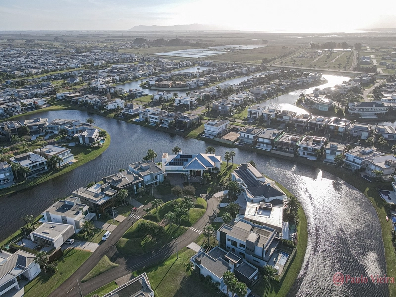 ENSEADA - RESIDENCIA DE ALTO PADRÃO: 2ª foto da galeria de imagens do imóvel