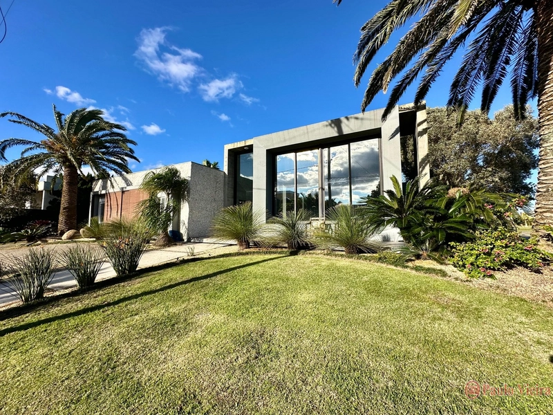 LAGOA DO PASSO – Casa Térrea de Esquina com Piscina e 4 Suítes