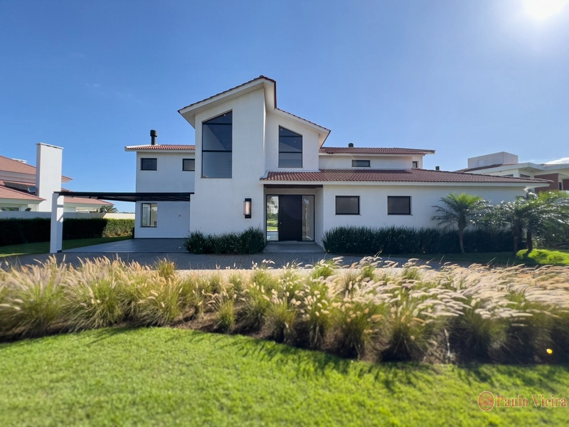 GREEN VILLAGE - MARAVILHOSO SOBRADO EM CONDOMÍNIO FECHADO