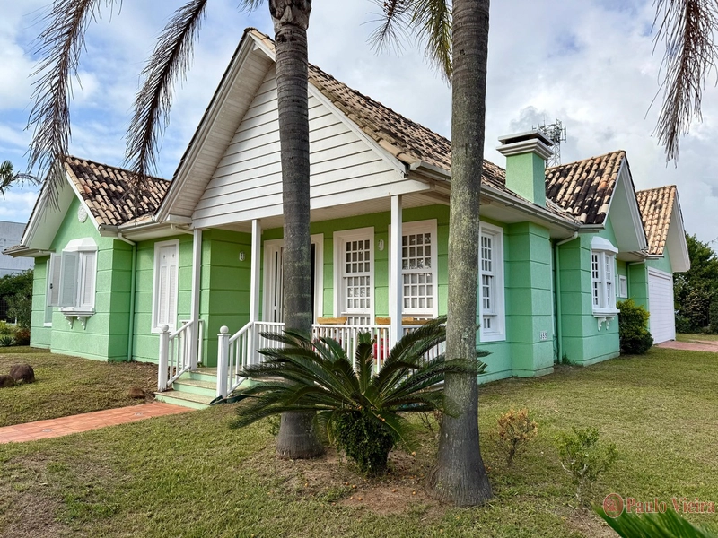 ATLÂNTIDA - LINDA CASA COM PISCINA: 1ª foto da galeria de imagens do imóvel