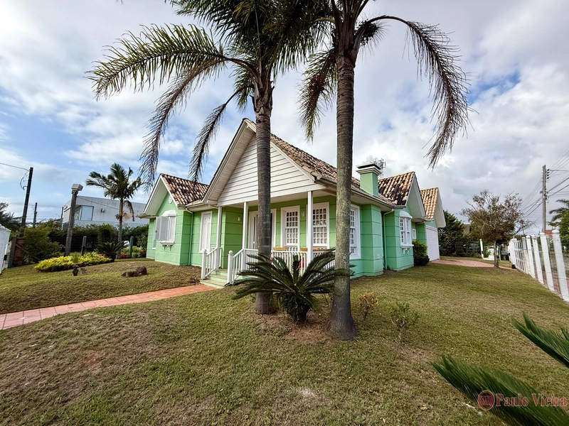 ATLÂNTIDA - LINDA CASA COM PISCINA: 2ª foto da galeria de imagens do imóvel