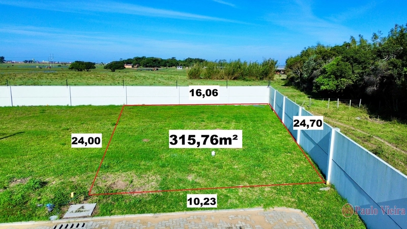 ALLURE  BEACH - TERREMO EM ÓTIMA POSIÇÃO SOLAR: 4ª foto da galeria de imagens do imóvel