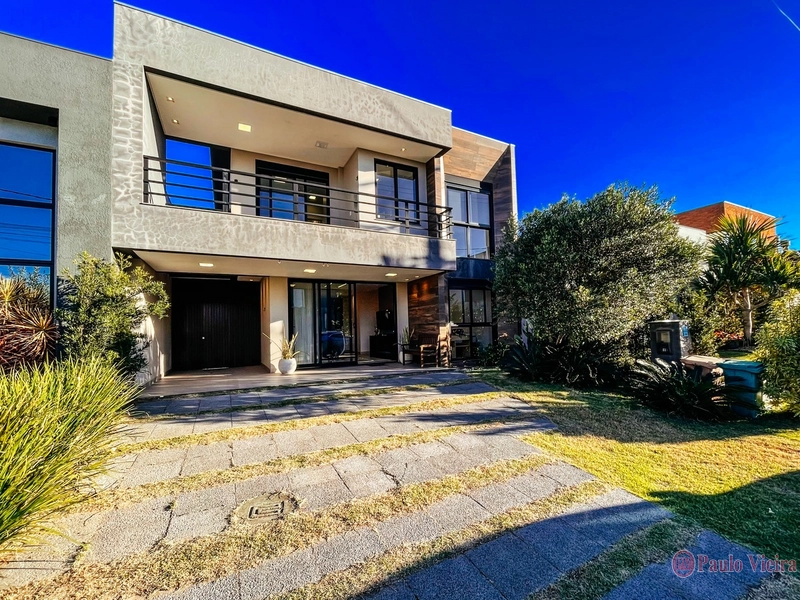 BLUE - MARAVILHOSA CASA EM CONDOMÍNIO FECHADO