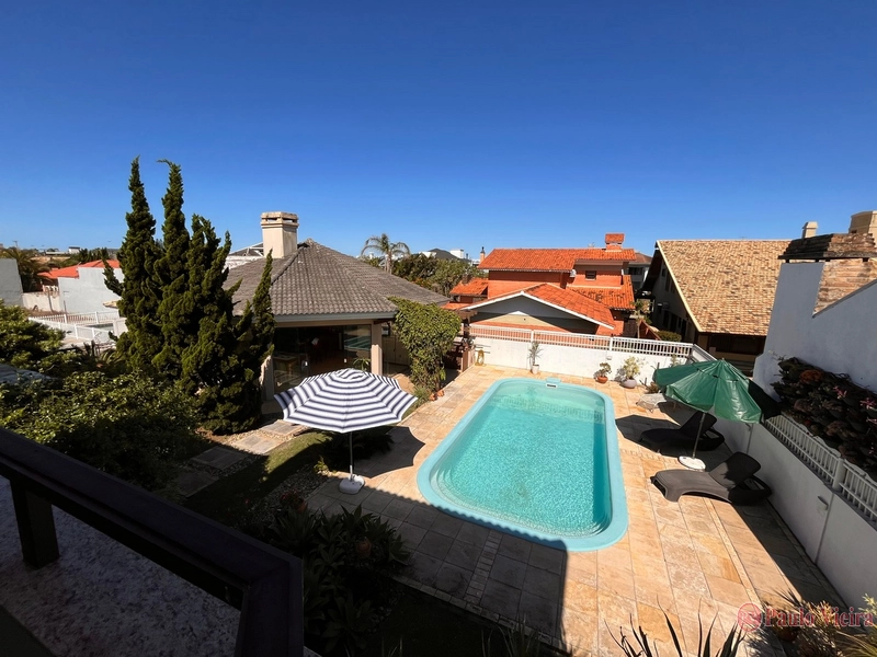 ATLÂNTIDA - LINDO SOBRADO A DUAS QUADRAS DO MAR: 9ª foto da galeria de imagens do imóvel