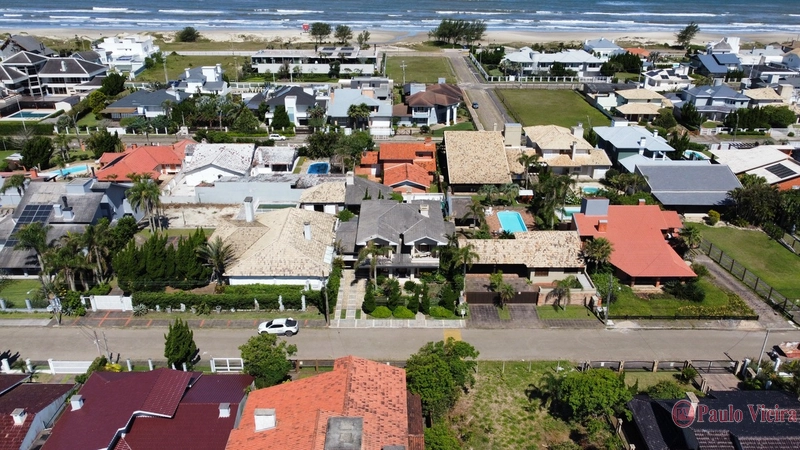 ATLÂNTIDA - LINDO SOBRADO A DUAS QUADRAS DO MAR: 12ª foto da galeria de imagens do imóvel