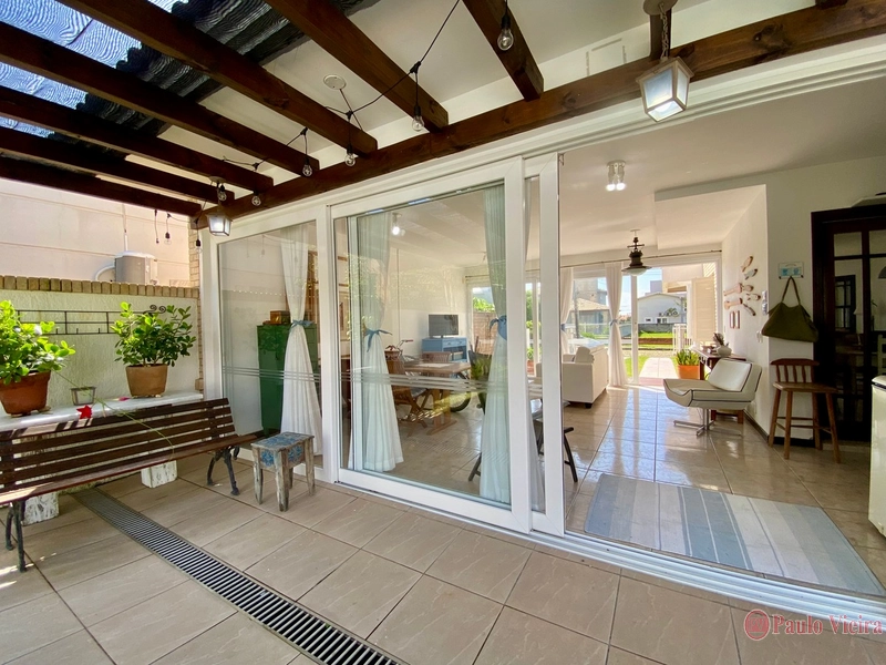 ATLÂNTIDA - SOBRADO FRENTE LESTE A DUAS QUADRAS DO MAR!: 39ª foto da galeria de imagens do imóvel