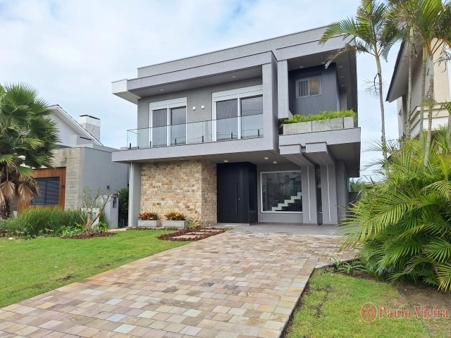 ACQUALINA - SOBRADO COM 5 SUÍTES