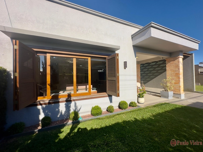 XANGRI-LÁ - CASA TÉRREA, FRENTE SERRA, EM ÓTIMA LOCALIZAÇÃO: 2ª foto da galeria de imagens do imóvel