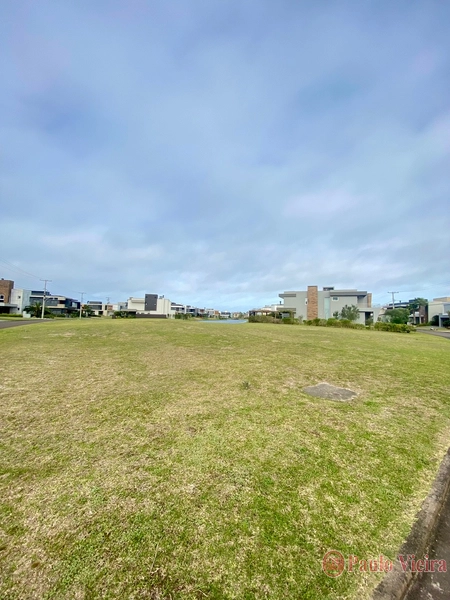 CELBRATION -  TERRENO DE ESQUINA COM VISTA PARA O LAGO!: 3ª foto da galeria de imagens do imóvel