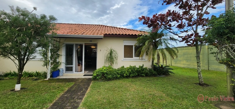 CASA HERMOSA - ACONCHECANTE CASA EM CONDOMÍNIO FECHADO