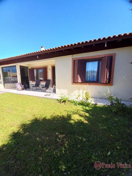 RAINHA DO MAR - LINDA RESIDÊNCIA COM PISCINA: 1ª foto da galeria de imagens do imóvel