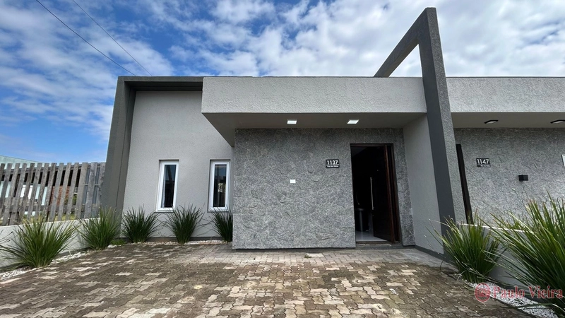 CASA COM 3 DORMITÓRIOS MOBILIADA E DECORADA PERTO DO MAR