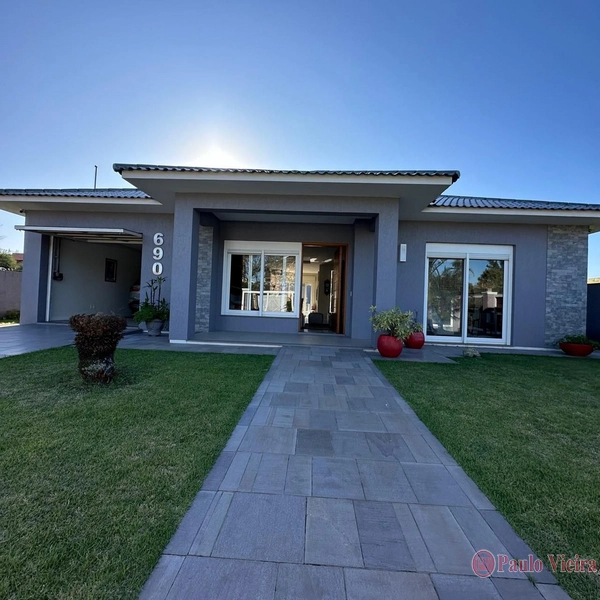 ATLÂNTIDA - OTIMA CASA TÉRREA, FRENTE LESTE, LOCALIZAÇÃO PRIVILEGIADA