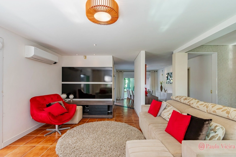 XANGRI-LÁ - CASA DESLUMBRANTE A UMA QUADRA DO MAR: 5ª foto da galeria de imagens do imóvel