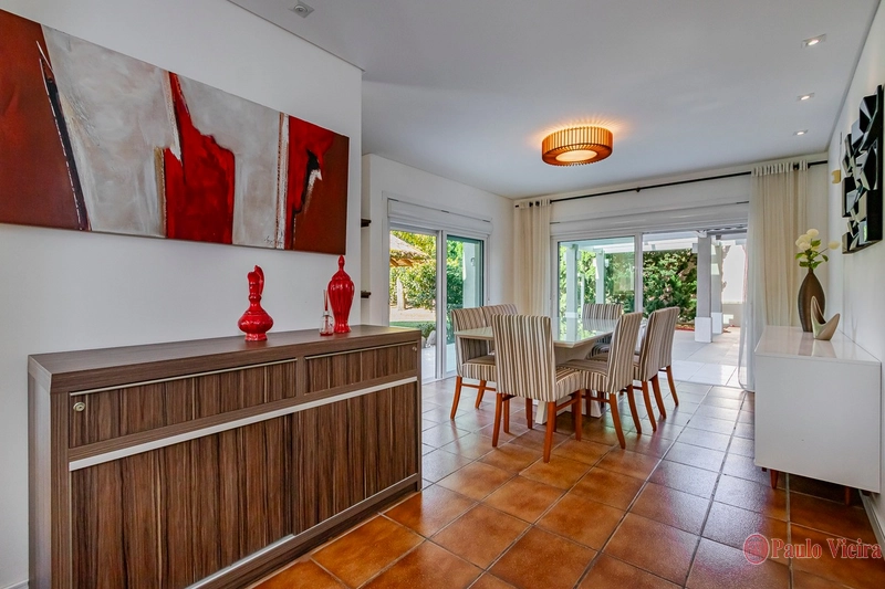 XANGRI-LÁ - CASA DESLUMBRANTE A UMA QUADRA DO MAR: 11ª foto da galeria de imagens do imóvel