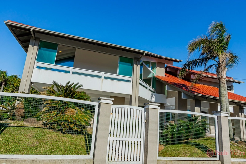 XANGRI-LÁ - CASA DESLUMBRANTE A UMA QUADRA DO MAR: 87ª foto da galeria de imagens do imóvel