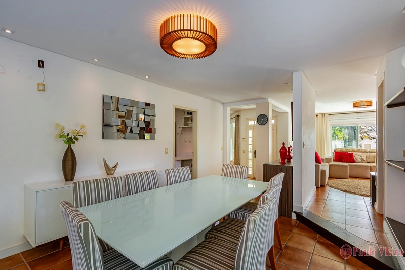 XANGRI-LÁ - CASA DESLUMBRANTE A UMA QUADRA DO MAR: 14ª foto da galeria de imagens do imóvel