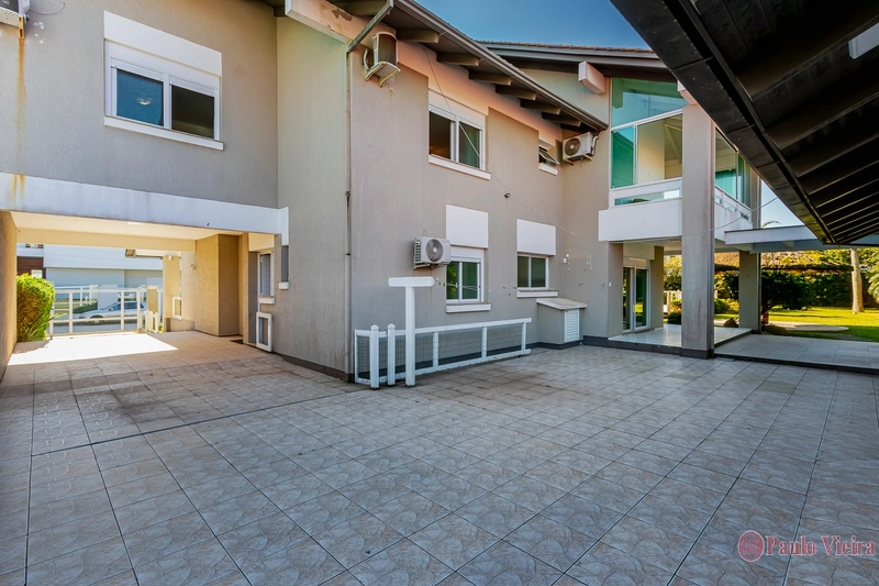 XANGRI-LÁ - CASA DESLUMBRANTE A UMA QUADRA DO MAR: 58ª foto da galeria de imagens do imóvel