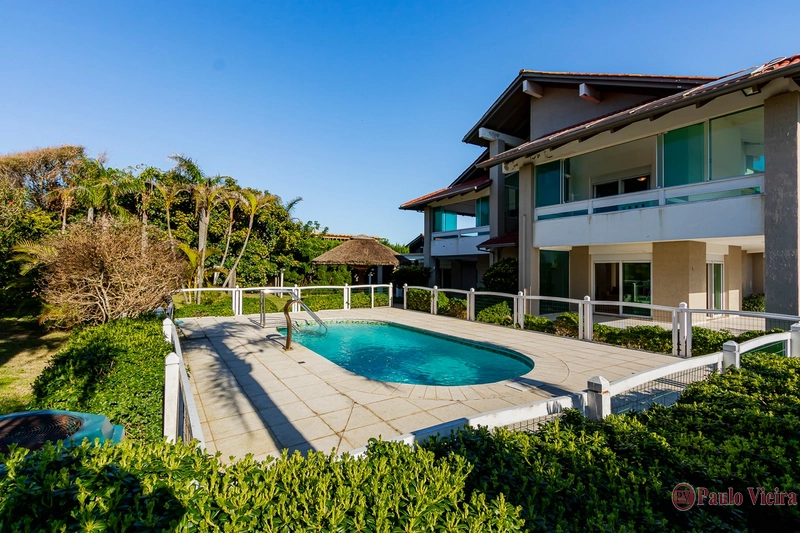 XANGRI-LÁ - CASA DESLUMBRANTE A UMA QUADRA DO MAR: 73ª foto da galeria de imagens do imóvel