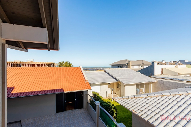 XANGRI-LÁ - CASA DESLUMBRANTE A UMA QUADRA DO MAR: 31ª foto da galeria de imagens do imóvel