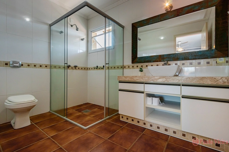 XANGRI-LÁ - CASA DESLUMBRANTE A UMA QUADRA DO MAR: 30ª foto da galeria de imagens do imóvel