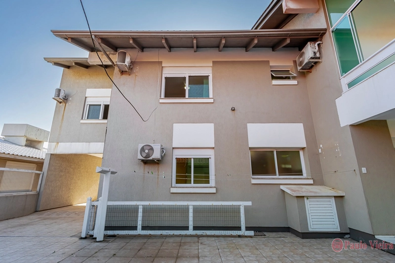 XANGRI-LÁ - CASA DESLUMBRANTE A UMA QUADRA DO MAR: 60ª foto da galeria de imagens do imóvel