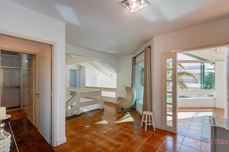 XANGRI-LÁ - CASA DESLUMBRANTE A UMA QUADRA DO MAR: 24ª foto da galeria de imagens do imóvel