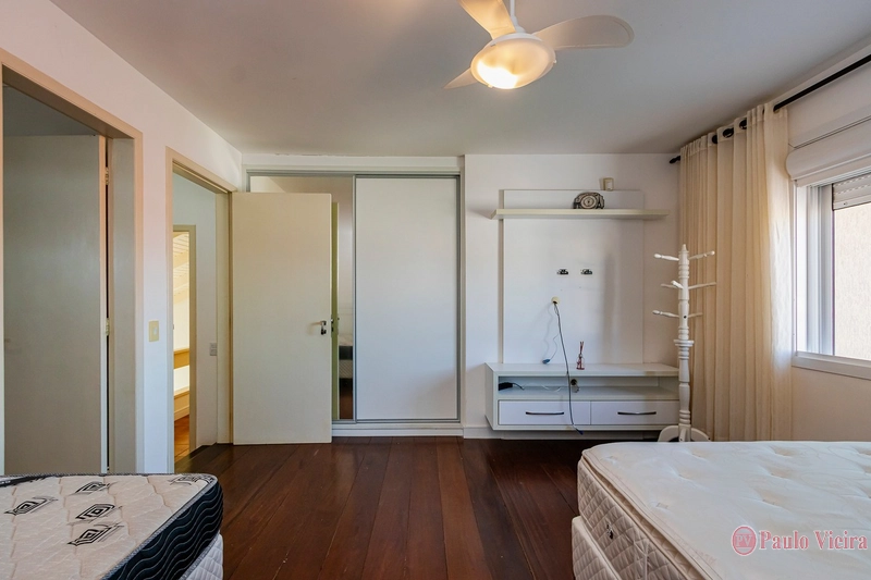 XANGRI-LÁ - CASA DESLUMBRANTE A UMA QUADRA DO MAR: 29ª foto da galeria de imagens do imóvel