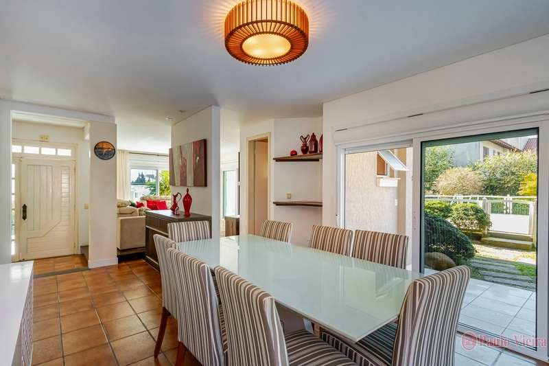 XANGRI-LÁ - CASA DESLUMBRANTE A UMA QUADRA DO MAR: 13ª foto da galeria de imagens do imóvel