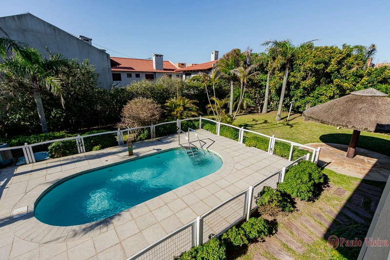 XANGRI-LÁ - CASA DESLUMBRANTE A UMA QUADRA DO MAR: 54ª foto da galeria de imagens do imóvel