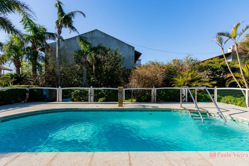 XANGRI-LÁ - CASA DESLUMBRANTE A UMA QUADRA DO MAR: 75ª foto da galeria de imagens do imóvel