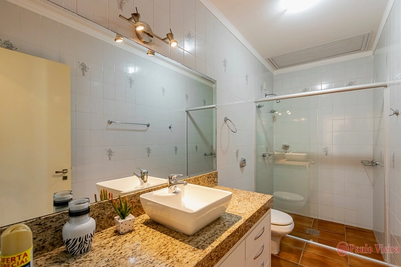 XANGRI-LÁ - CASA DESLUMBRANTE A UMA QUADRA DO MAR: 36ª foto da galeria de imagens do imóvel