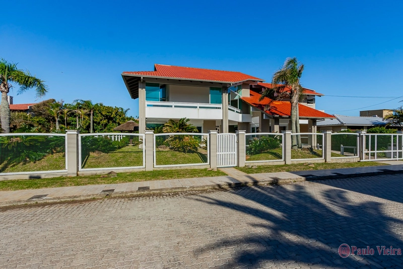 XANGRI-LÁ - CASA DESLUMBRANTE A UMA QUADRA DO MAR: 83ª foto da galeria de imagens do imóvel