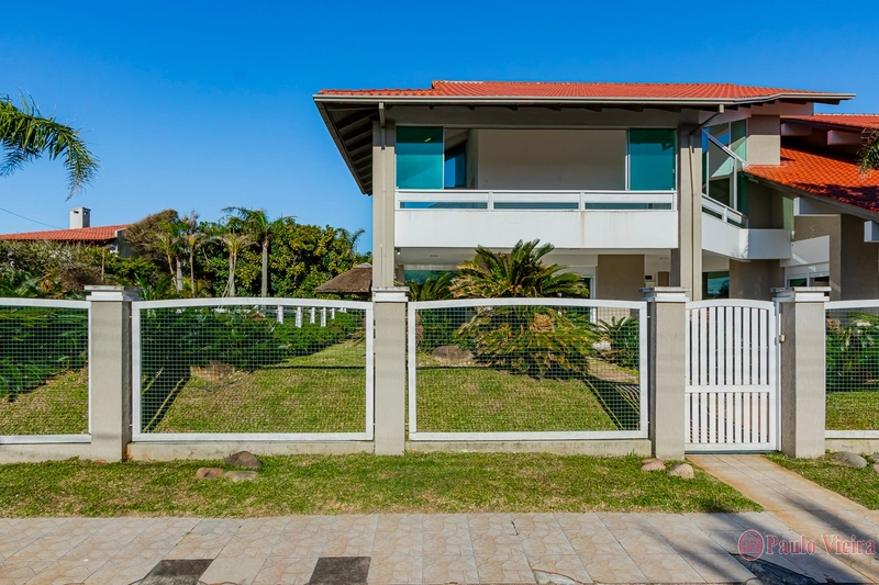 XANGRI-LÁ - CASA DESLUMBRANTE A UMA QUADRA DO MAR: 86ª foto da galeria de imagens do imóvel