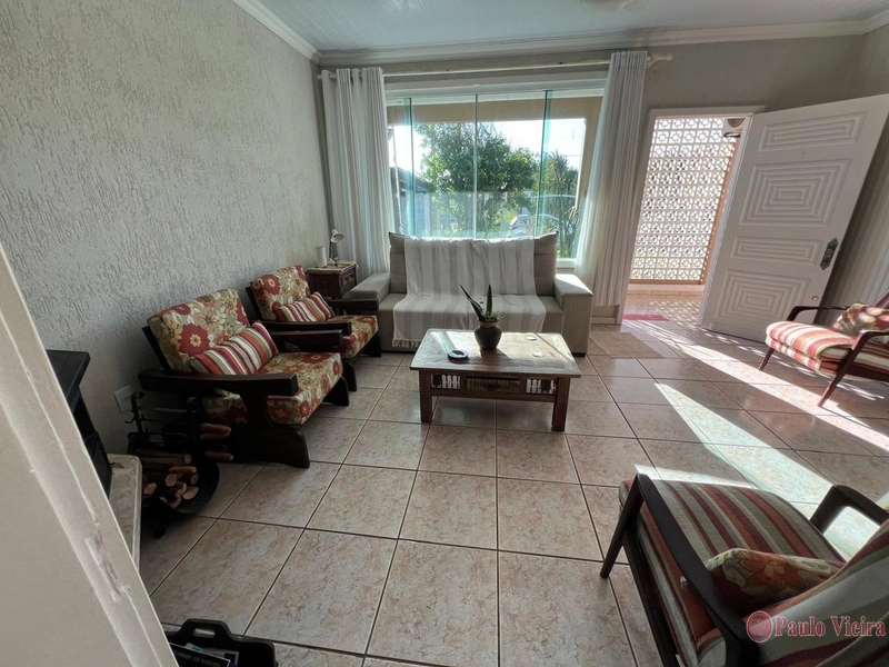 XANGRI-LÁ - CASA TÉRREA A POUCOS METROS DO MAR: 2ª foto da galeria de imagens do imóvel