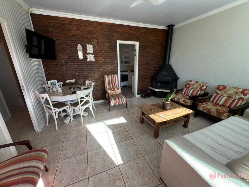 XANGRI-LÁ - CASA TÉRREA A POUCOS METROS DO MAR: 3ª foto da galeria de imagens do imóvel