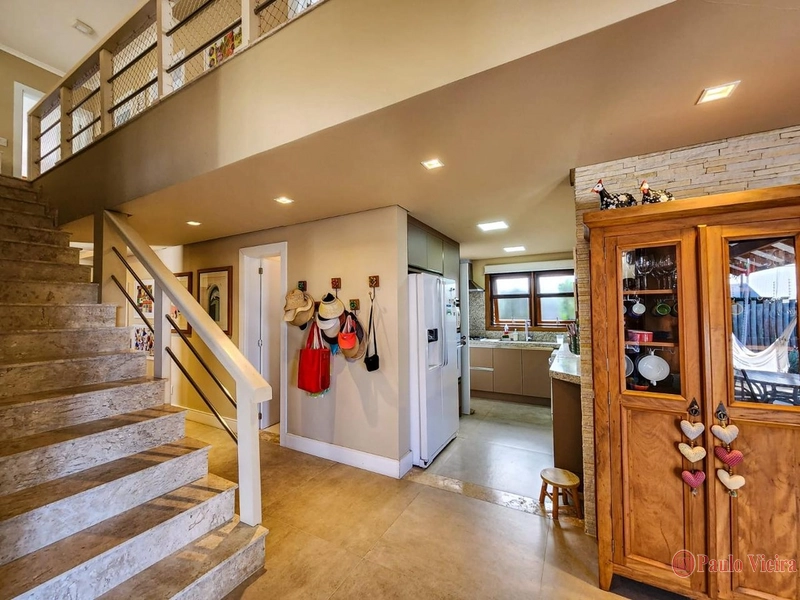 LAS DUNAS - EXCELENTE SOBRADO COM 4 SUÍTES: 12ª foto da galeria de imagens do imóvel