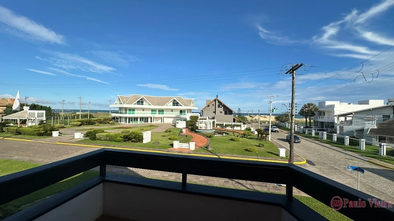 ATLÂNTIDA -  EXCELENTE SOBRADO A UMA QUADRA DO MAR: 4ª foto da galeria de imagens do imóvel